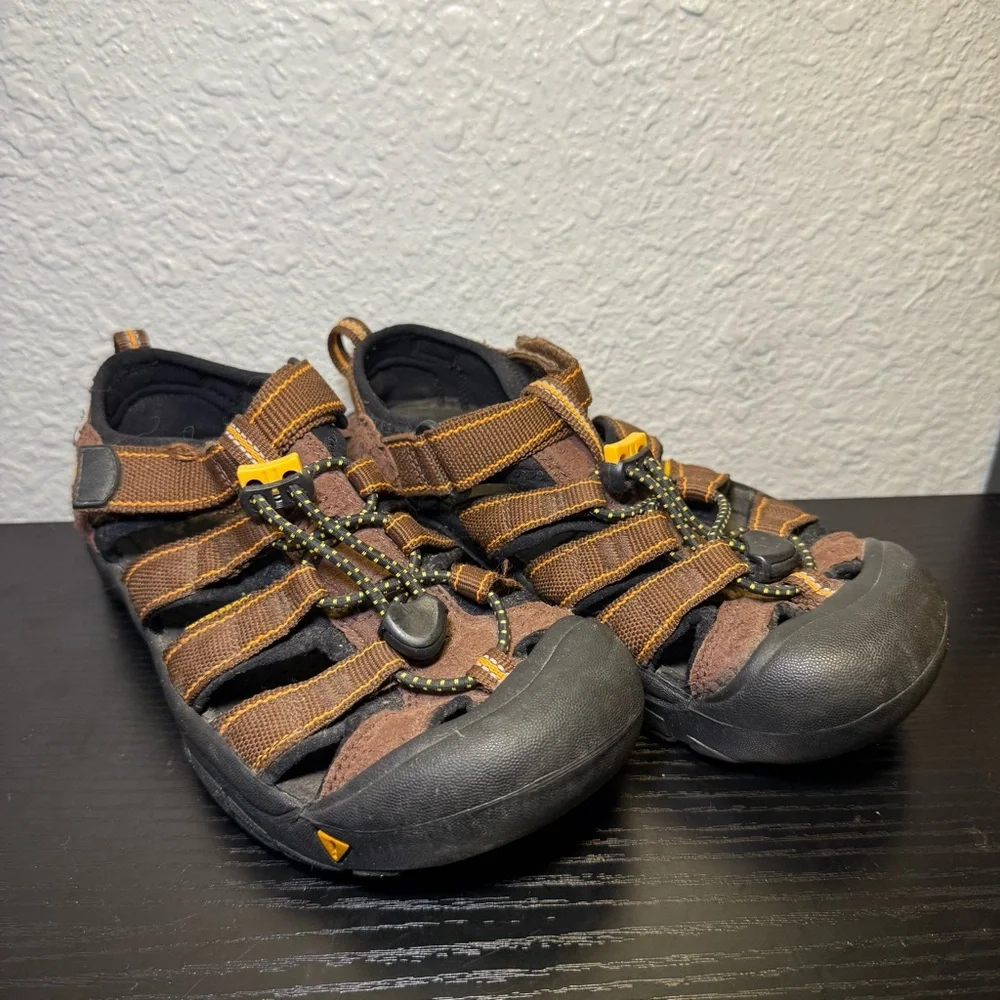 Keen Newport H2 Boys Size 3 Youth Brown Orange Outdoor Waterproof Hiking Sandals